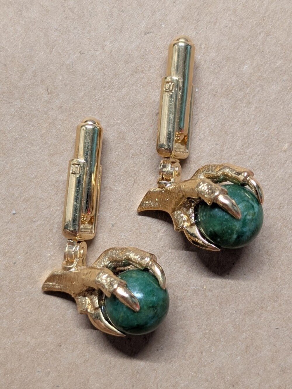 Gold Claw with Green Jade Stone Vintage Cufflinks Stunning Collectible Rare